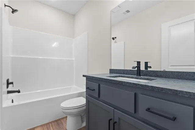 $525,000 | 1516 Southwest Arborpark Terrace, Lee's Summit, MO 64082