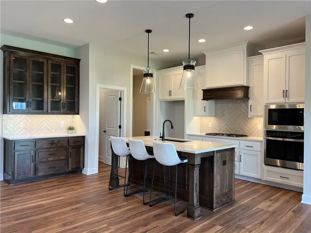 $525,000 | 1516 Southwest Arborpark Terrace, Lee's Summit, MO 64082