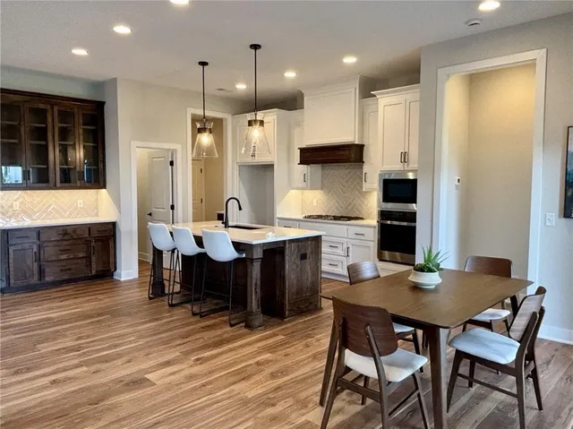 $525,000 | 1516 Southwest Arborpark Terrace, Lee's Summit, MO 64082