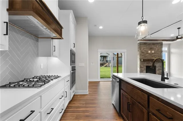 $525,000 | 1516 Southwest Arborpark Terrace, Lee's Summit, MO 64082