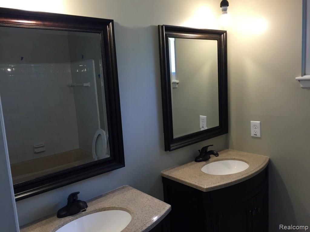 16668 Wayne Road Livonia, MI 48154 - Photo 27 of 31 2015-06-11 15.39
