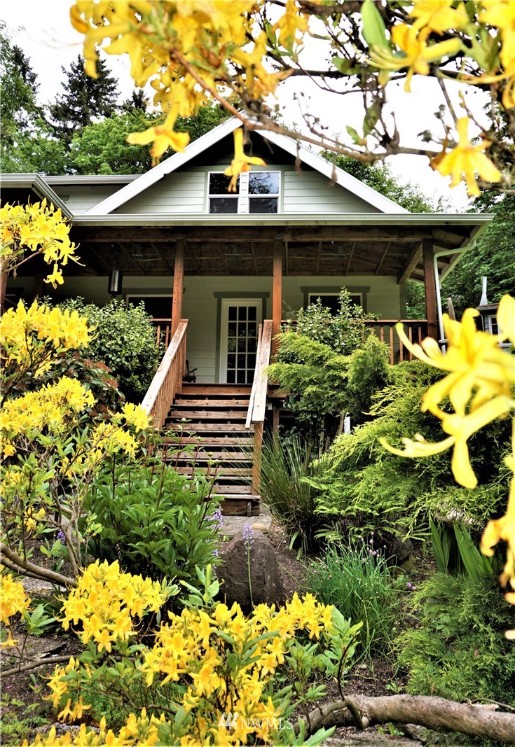 3826 Tracyton Beach Road Northwest Bremerton, WA 98310 - Photo 2 of 40 Gallery Image 2