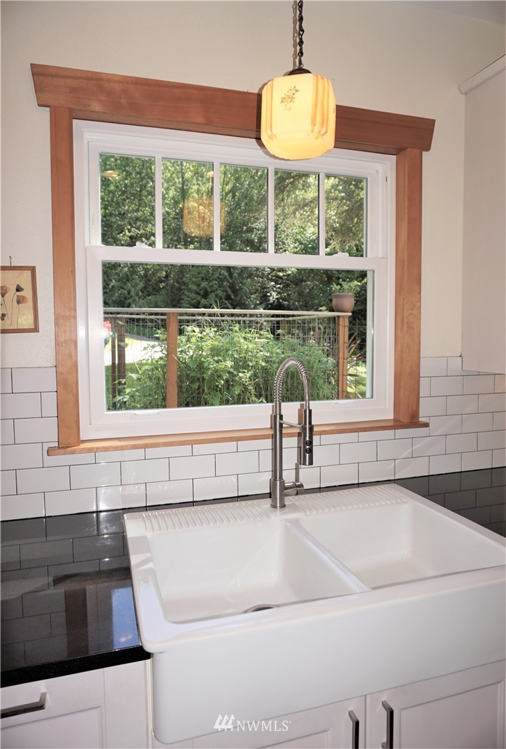3826 Tracyton Beach Road Northwest Bremerton, WA 98310 - Photo 11 of 40 Gallery Image 11