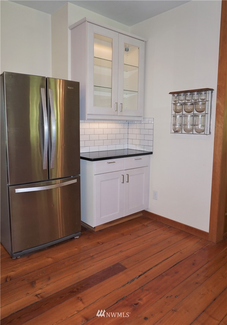 3826 Tracyton Beach Road Northwest Bremerton, WA 98310 - Photo 12 of 40 Gallery Image 12