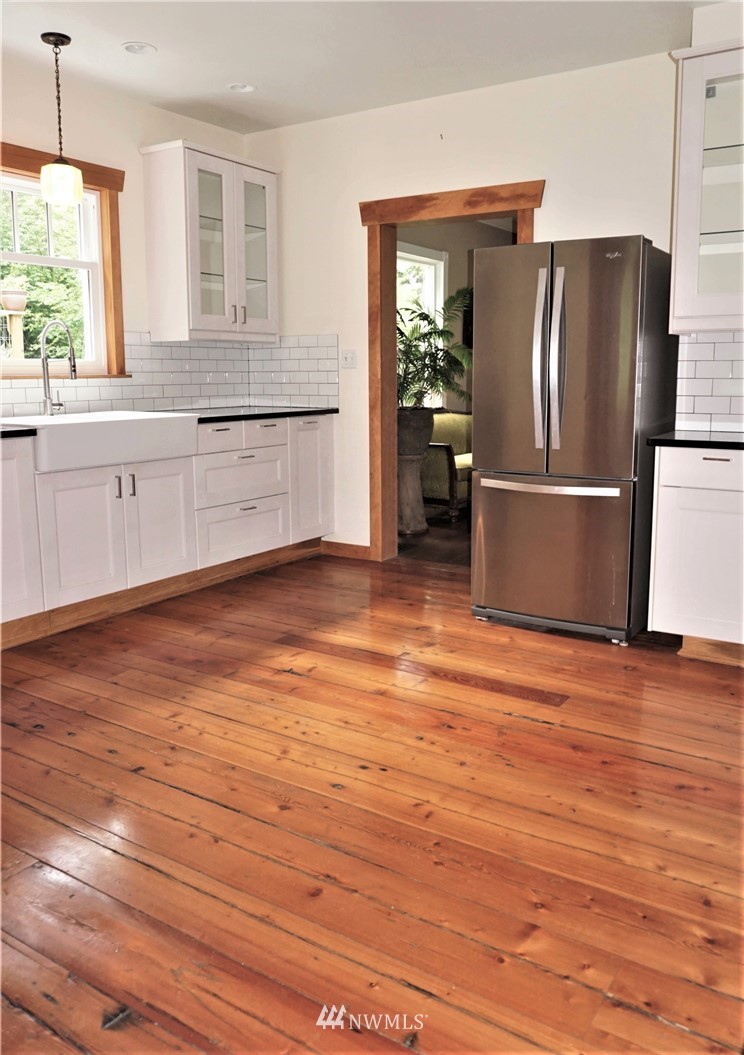 3826 Tracyton Beach Road Northwest Bremerton, WA 98310 - Photo 13 of 40 Gallery Image 13