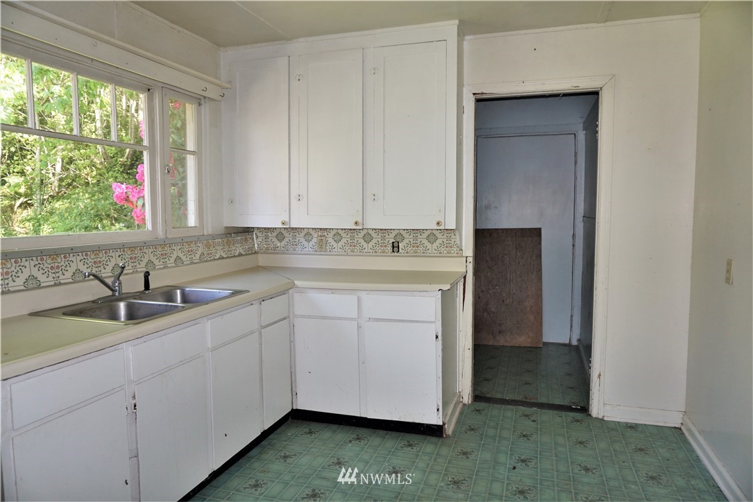 3826 Tracyton Beach Road Northwest Bremerton, WA 98310 - Photo 39 of 40 Gallery Image 39