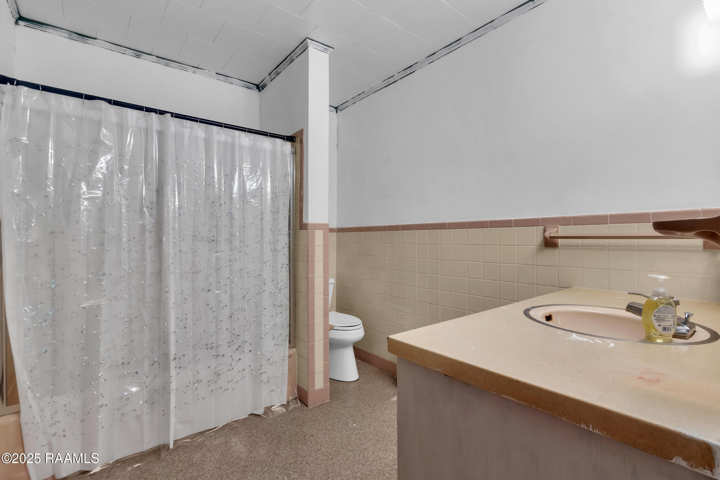 617 Cemetery Road St. Martinville, LA 70582 - Photo 24 of 38 Hall Bath