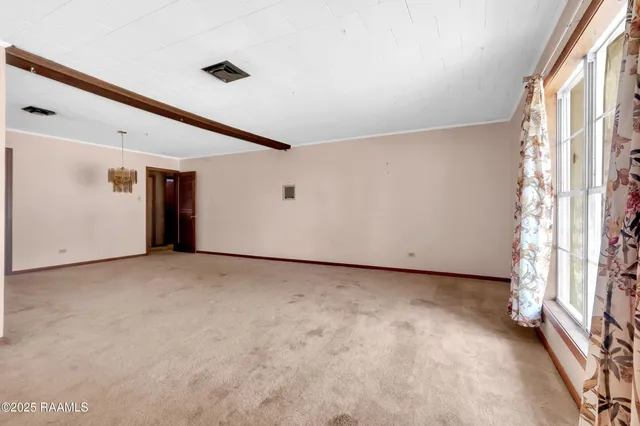 $320,000 | 617 Cemetery Road, St. Martinville, LA 70582