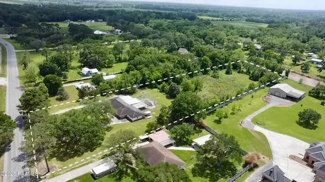 $339,900 | 617 Cemetery Road, St. Martinville, LA 70582