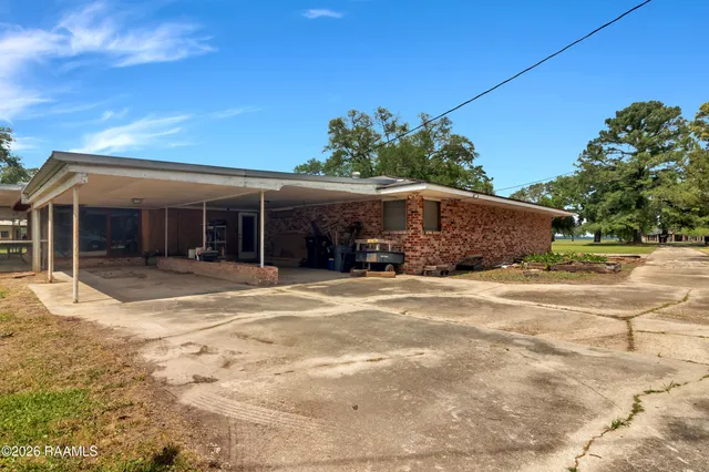 $320,000 | 617 Cemetery Road, St. Martinville, LA 70582