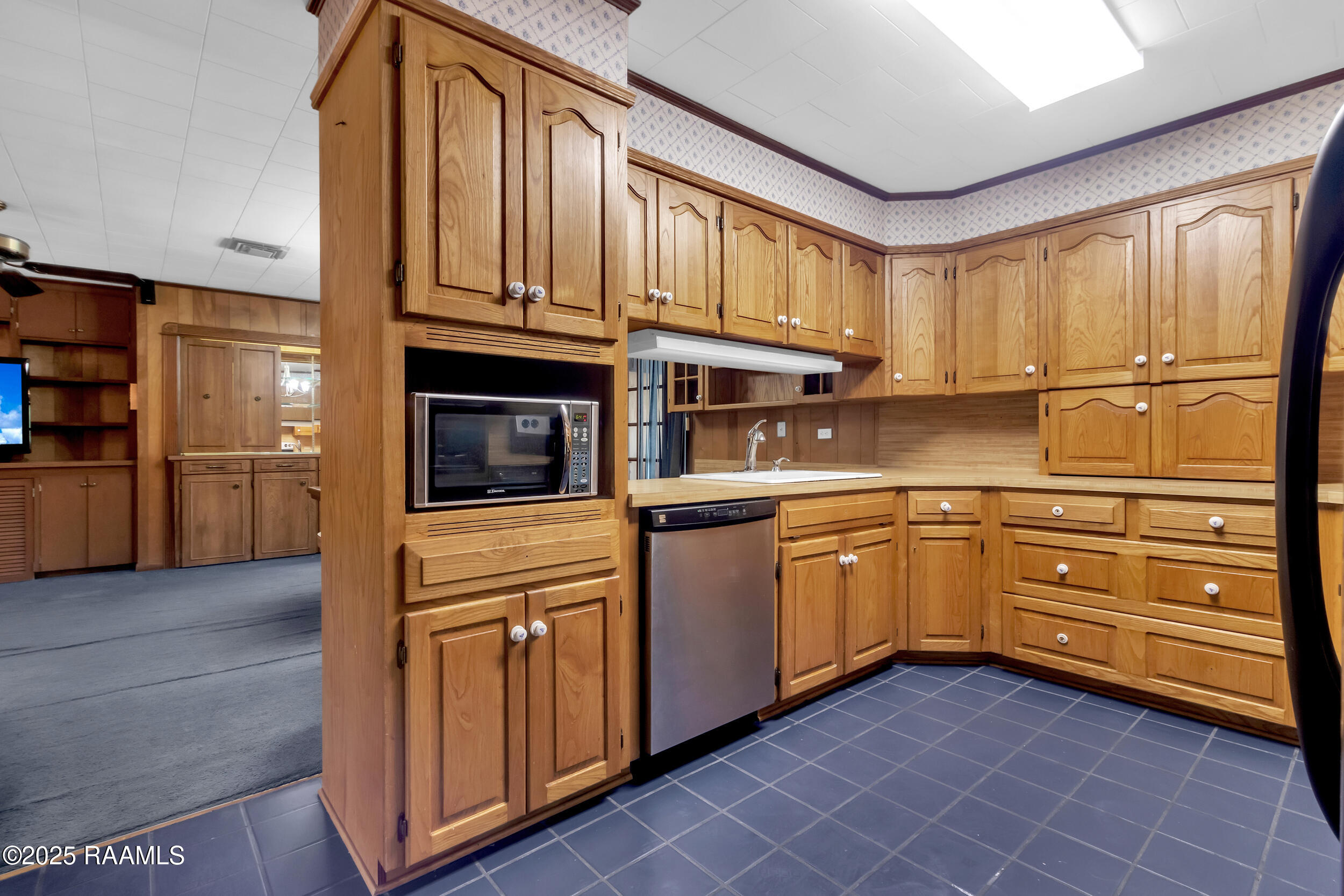 617 Cemetery Road St. Martinville, LA 70582 - Photo 9 of 38 Main Kitchen