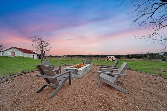 $1,800 | 9252 Farm To Market Road 949, Cat Spring, TX 78933