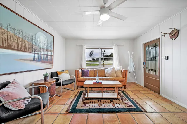 $1,800 | 9252 Farm To Market Road 949, Cat Spring, TX 78933