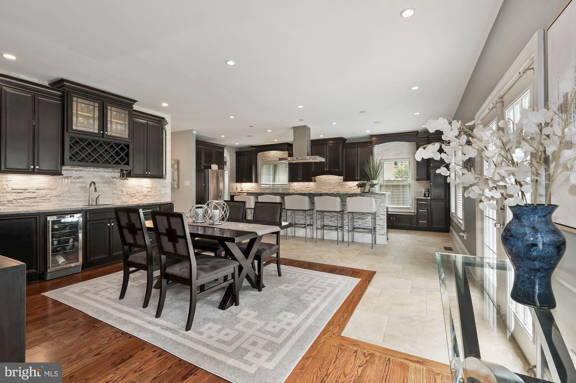 6005 Selvyn Road Bethesda, MD 20817 - Photo 20 of 65 Eat-In Area w/ Beverage Bar