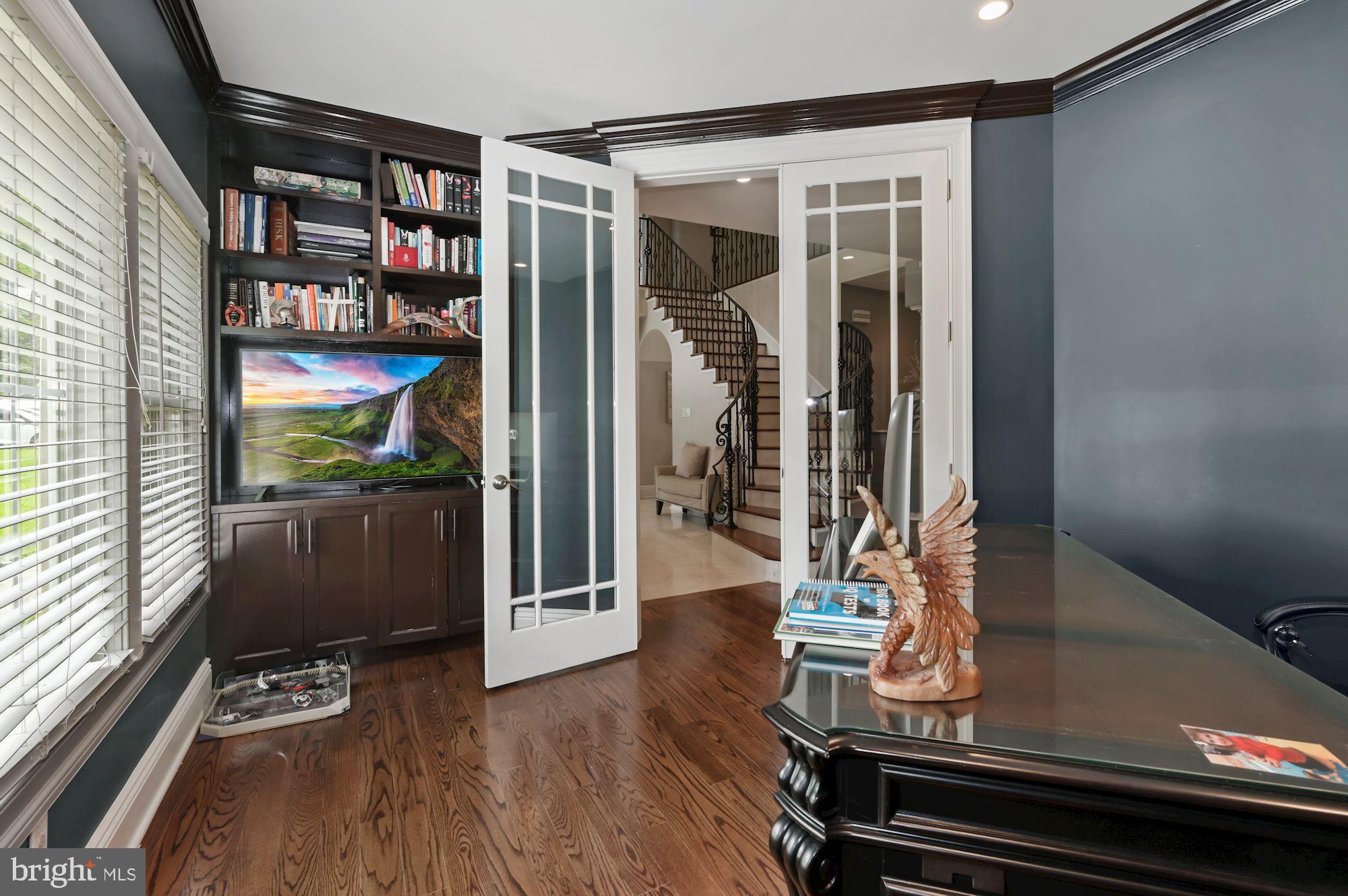 6005 Selvyn Road Bethesda, MD 20817 - Photo 26 of 65 Main Level Office, Facing Foyer