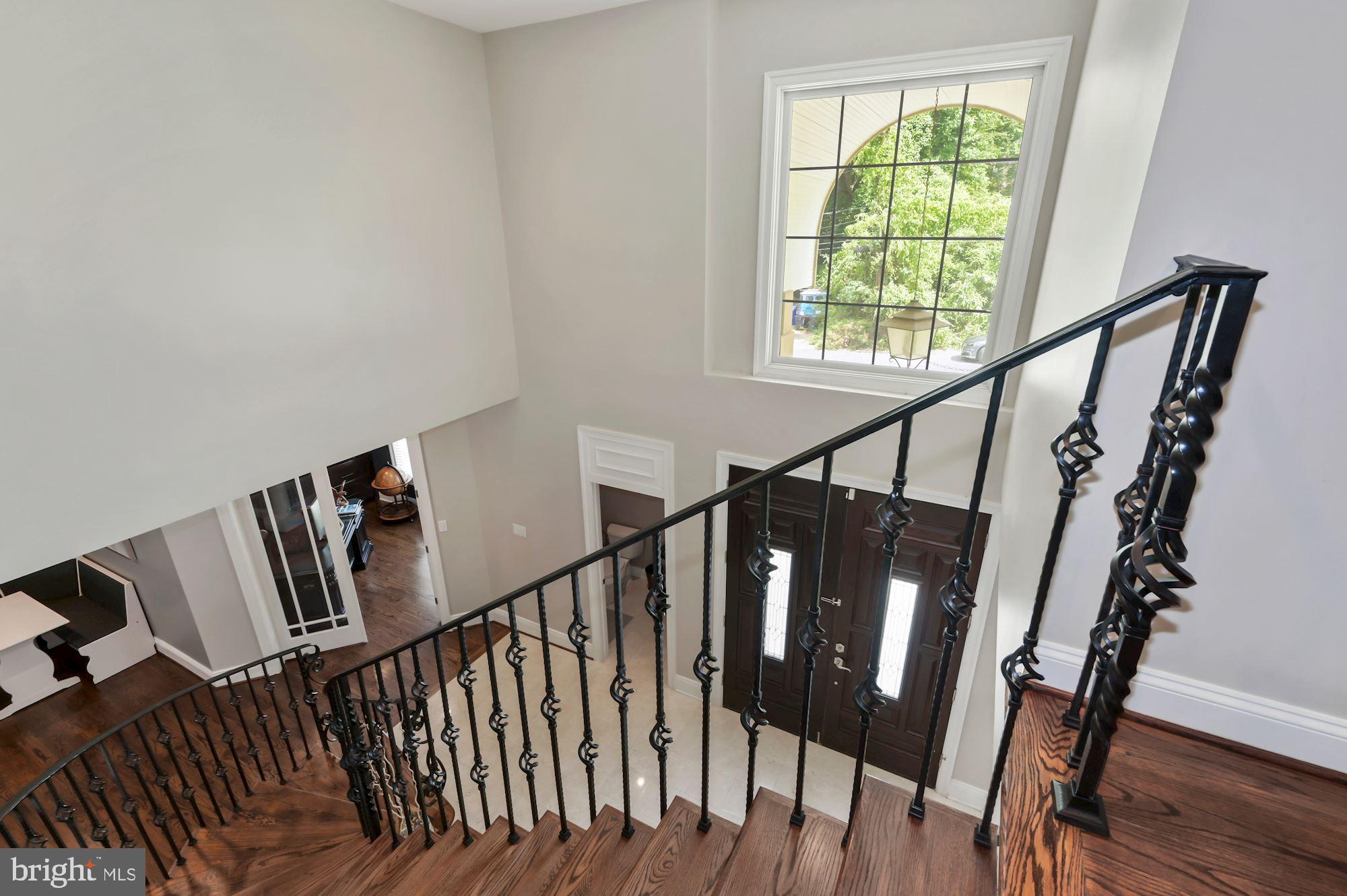 6005 Selvyn Road Bethesda, MD 20817 - Photo 29 of 65 Upper Level Landing w/ Large Window in Foyer