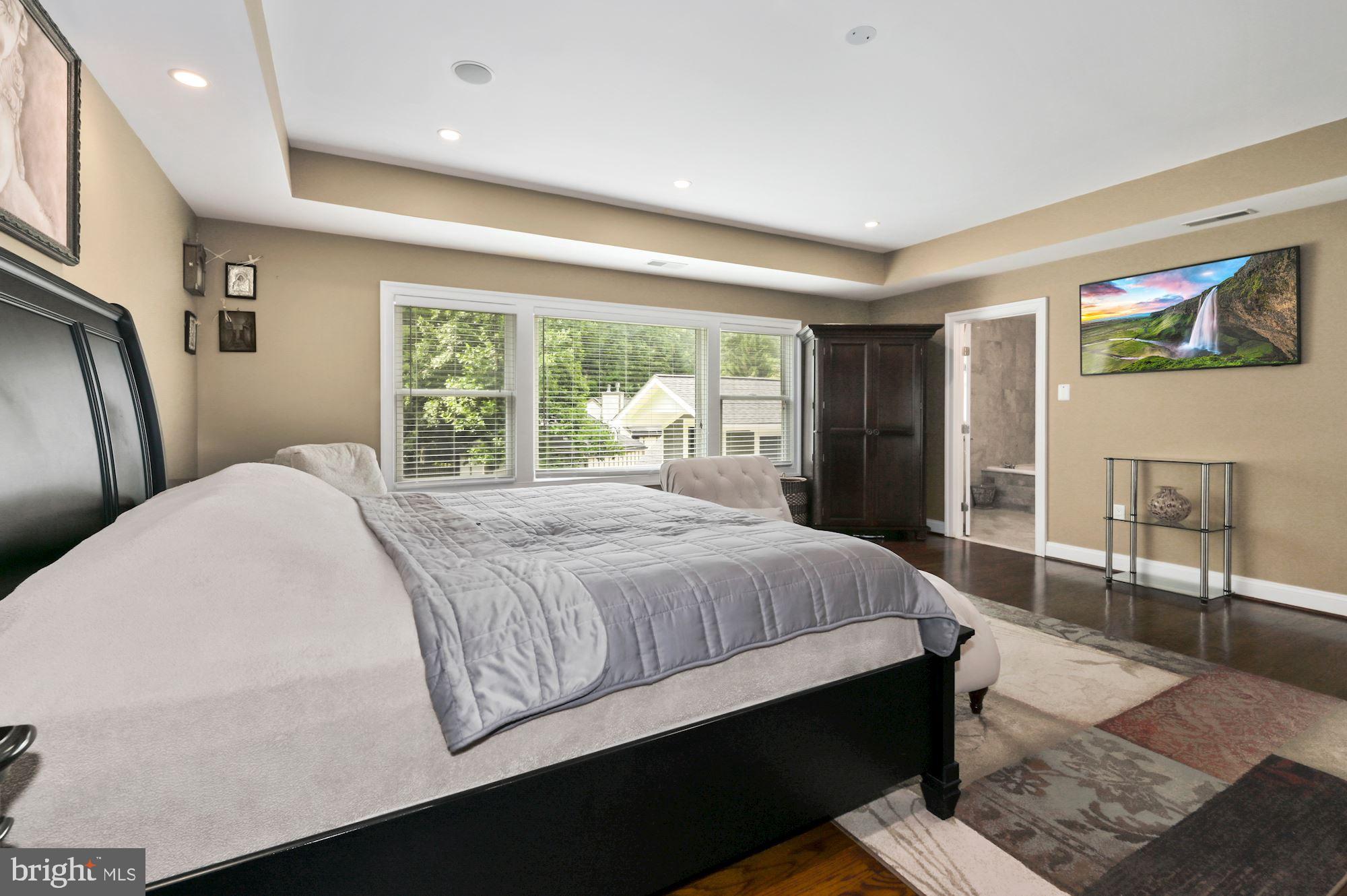 6005 Selvyn Road Bethesda, MD 20817 - Photo 32 of 65 Owner's Suite w/ Doorway to Bathroom