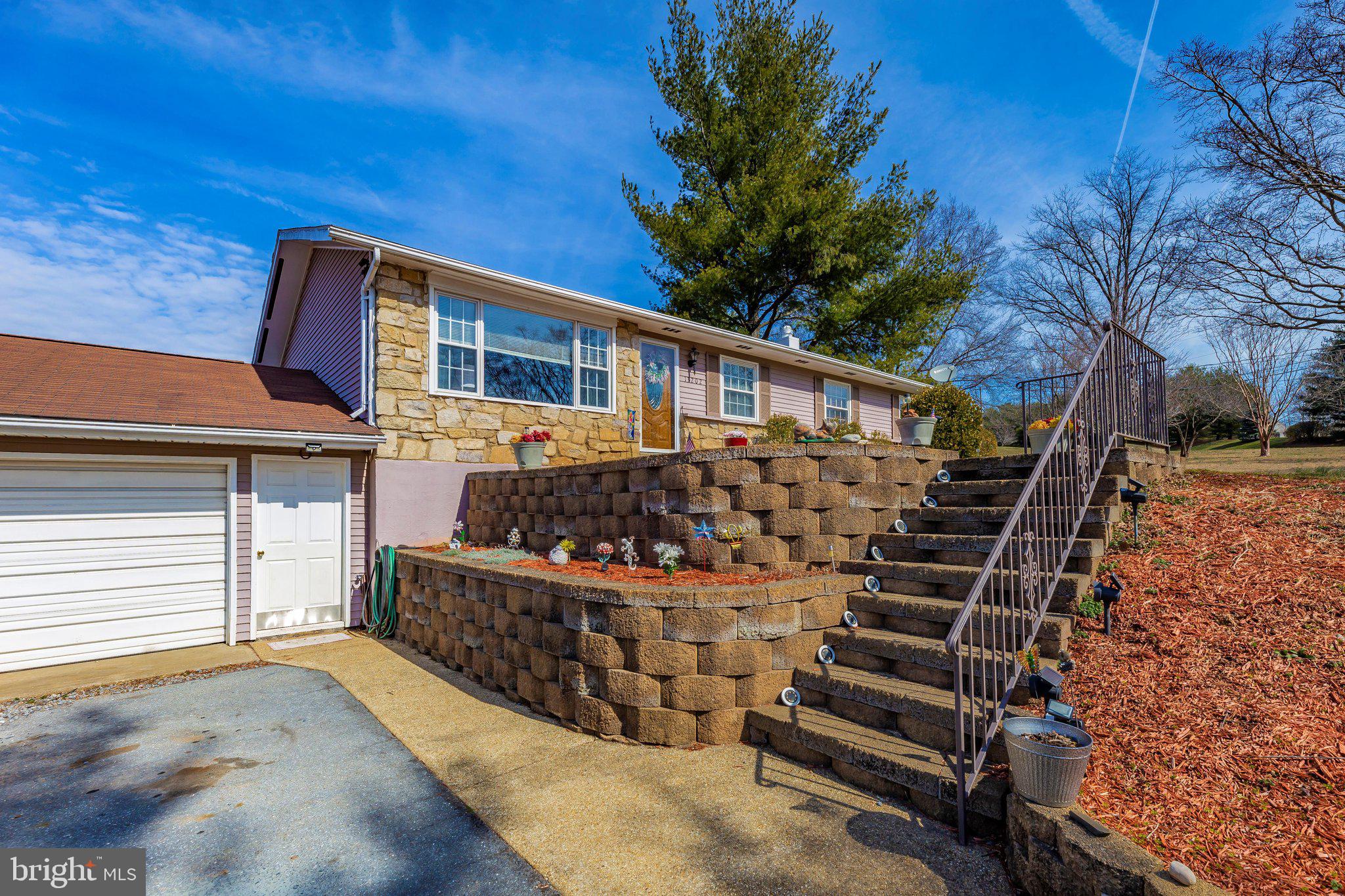 Nicely Landscaped Walk-way