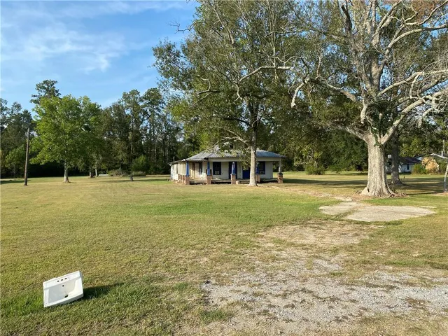 $275,000 | 27218 Highway 42, Springfield, LA 70462