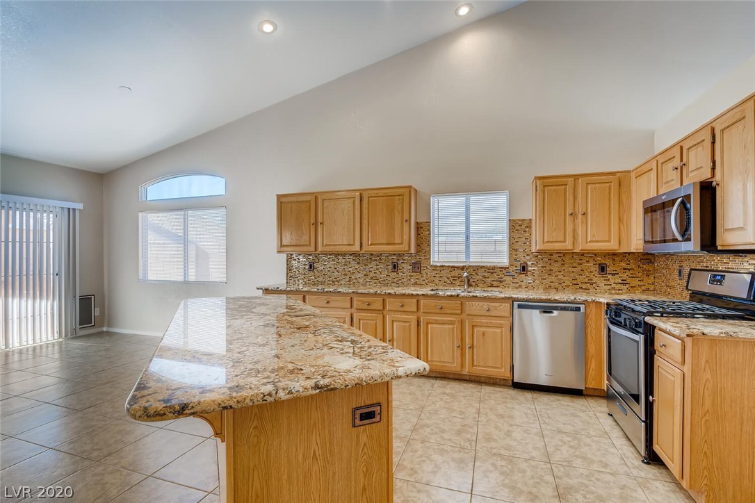 931 Shadowfax Road Henderson, NV 89015 - Photo 8 of 27 Gallery Image 8