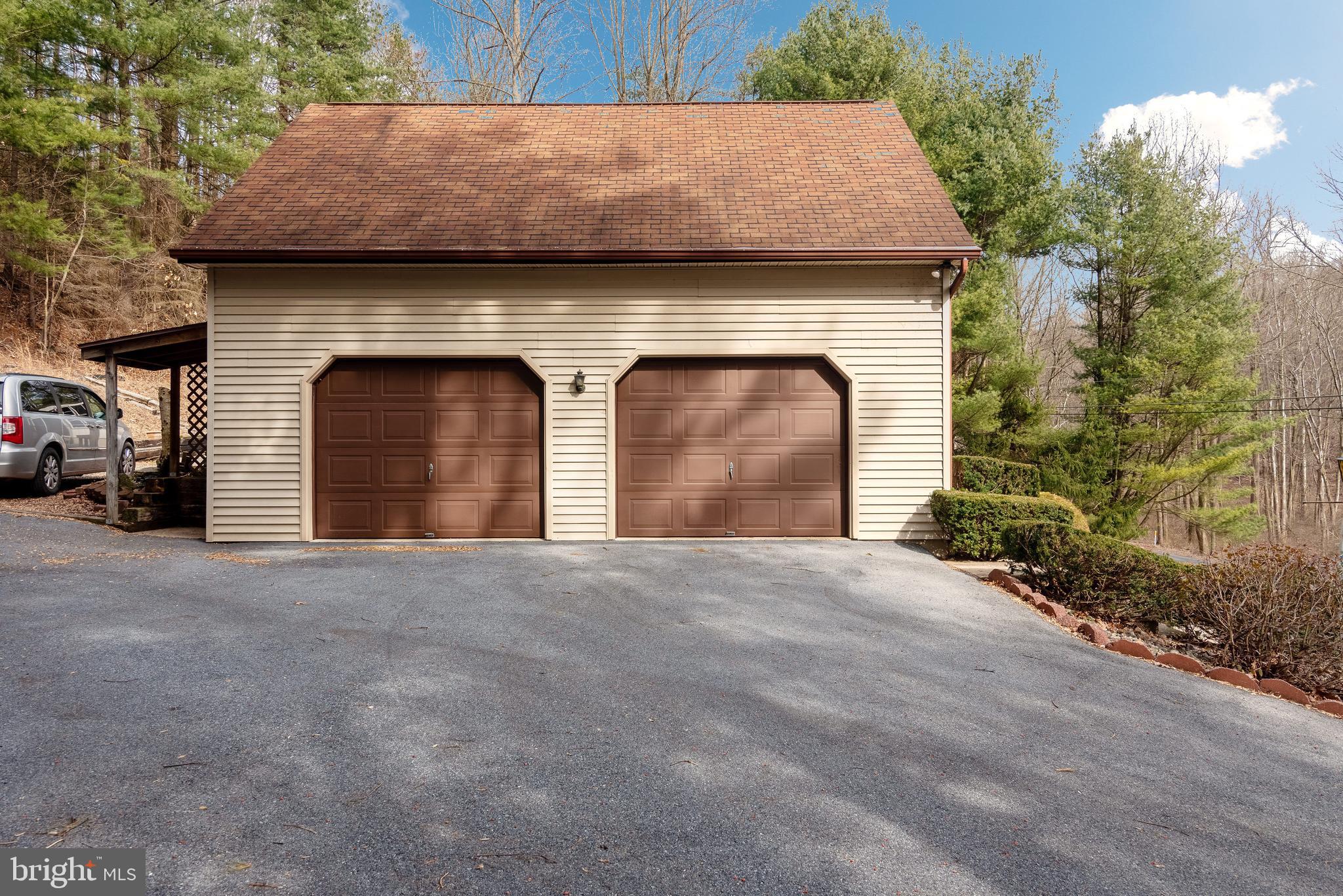 340 Witmer Road Mohnton, PA 19540 - Photo 8 of 35 Side entry 2 car garage