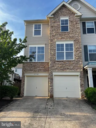$640,000 | 43522 Laidlow Street, Chantilly, VA 20152