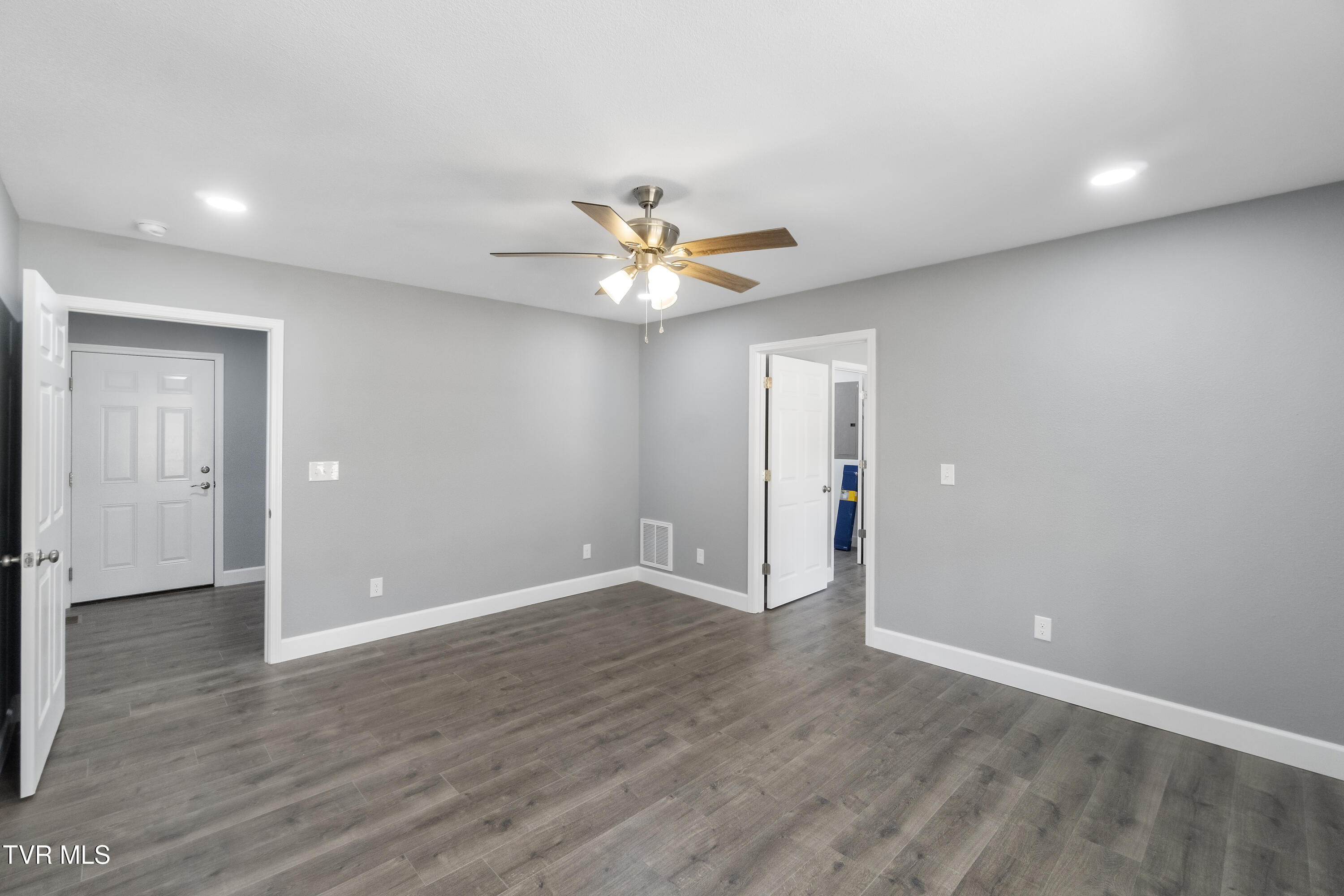 960 East Allens Bridge Road Greeneville, TN 37743 - Photo 16 of 61 DSC08231