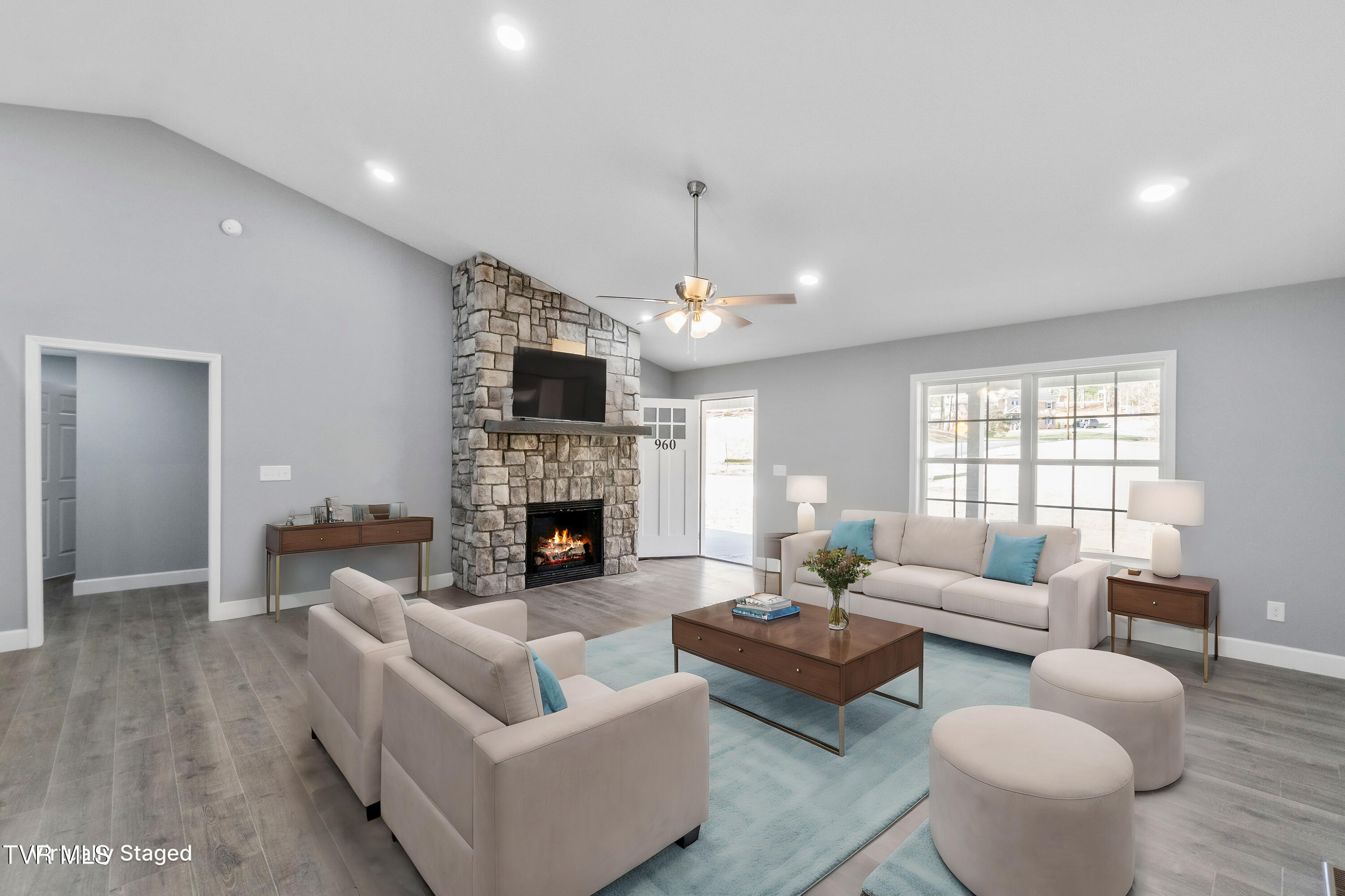 960 East Allens Bridge Road Greeneville, TN 37743 - Photo 5 of 61 DSC08099 - Living Room - Standard - 6