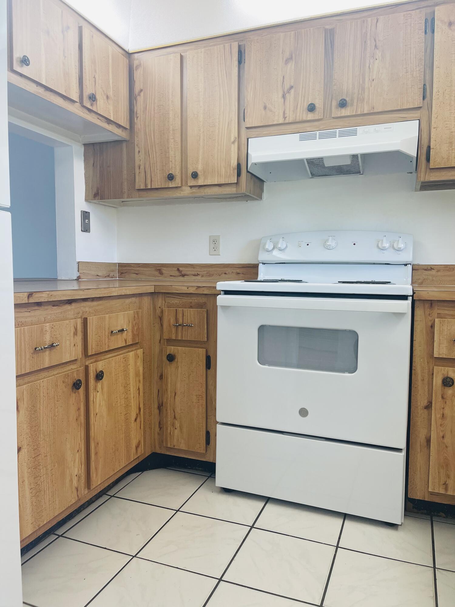3293 Kirk Road, Unit 6 Lake Worth, FL 33461 - Photo 7 of 15 IMG_1788