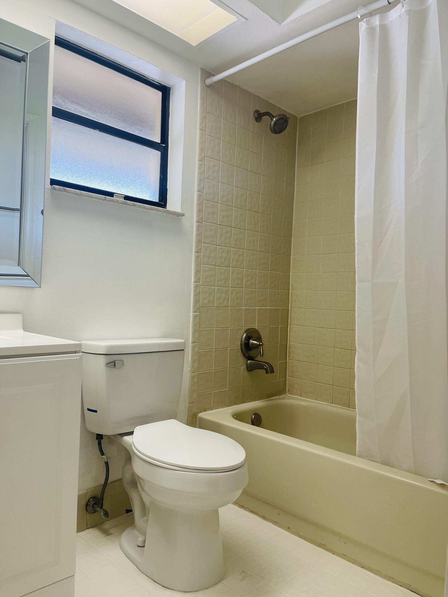 3293 Kirk Road, Unit 6 Lake Worth, FL 33461 - Photo 9 of 15 IMG_1781