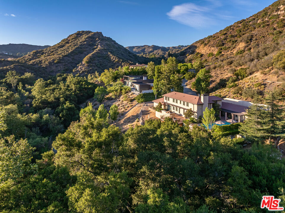 1045 Cold Canyon Road Calabasas, CA 91302 - Photo 25 of 51
