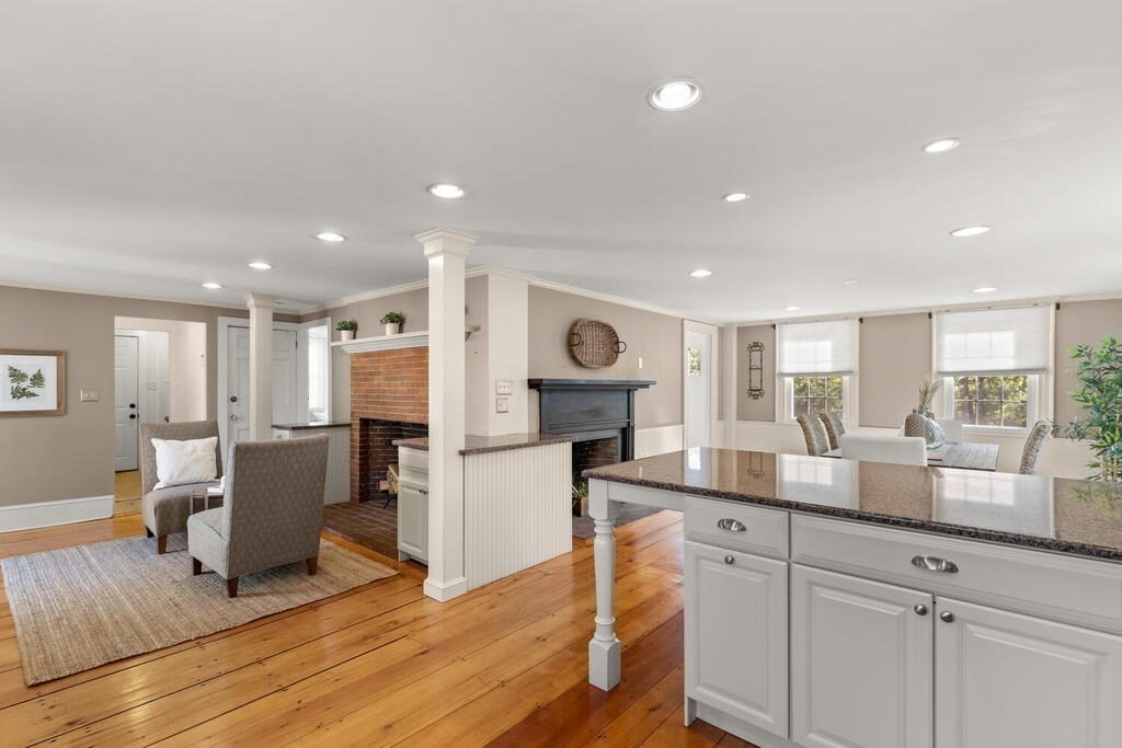 42 South Main Street, Unit 1 Topsfield, MA 01983 - Photo 4 of 34