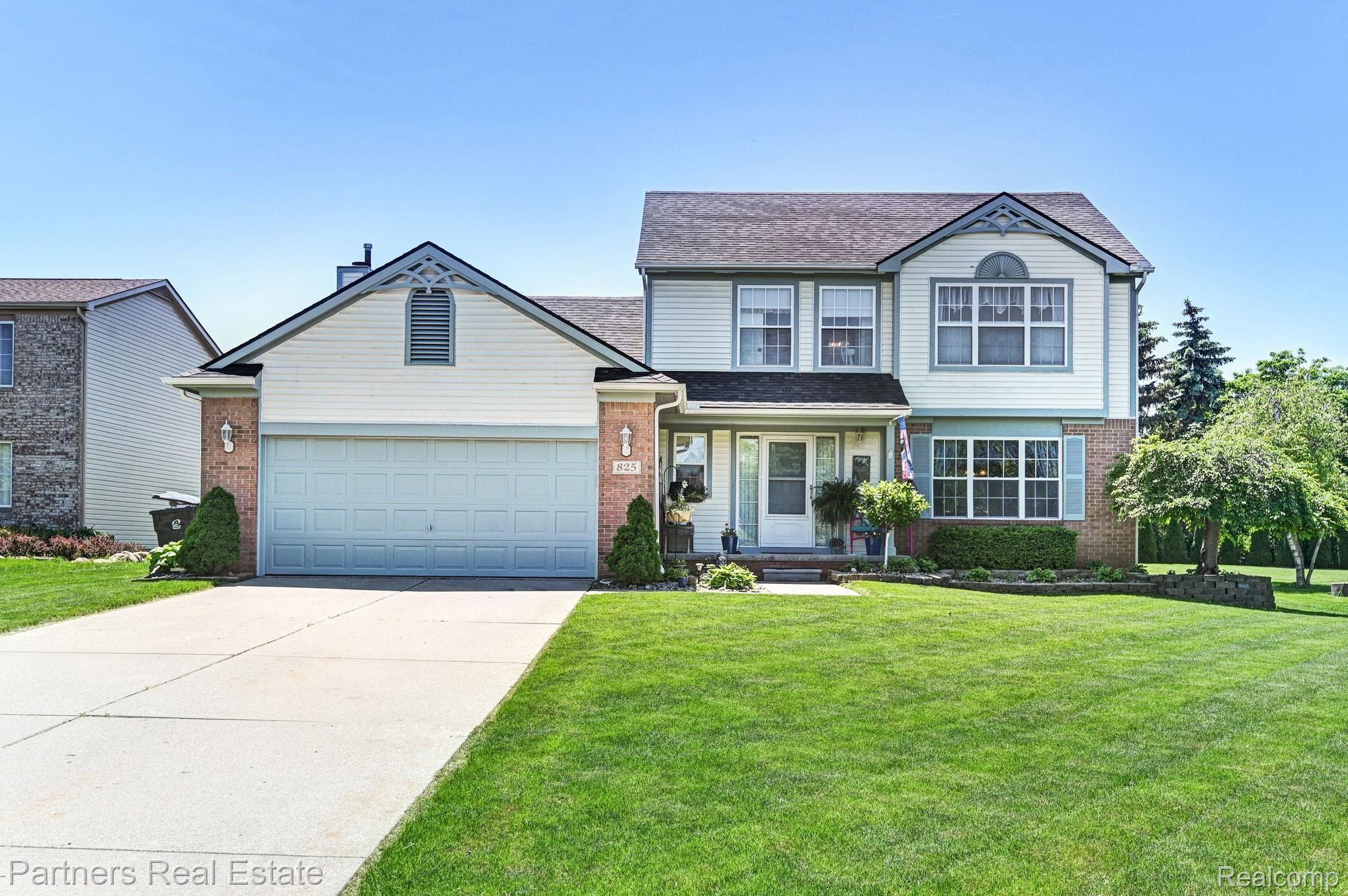825 Oak Cluster Court Howell, MI 48855 - Photo 8 of 33 CNG_8361_2_3.jpg