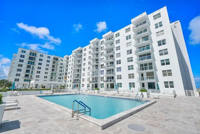 a large building with a outdoor space