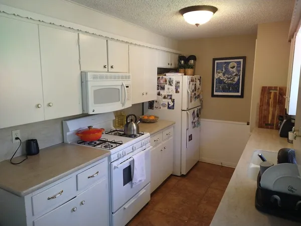 $2,000 | 1002 Colony N Drive, Austin, TX 78758