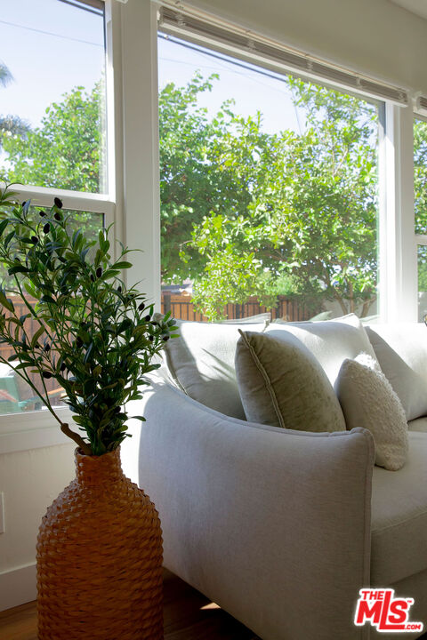 2046 1/2 Burnside Avenue Los Angeles, CA 90016 - Photo 11 of 38