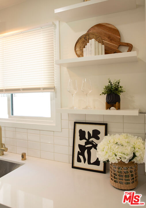 2046 1/2 Burnside Avenue Los Angeles, CA 90016 - Photo 17 of 38