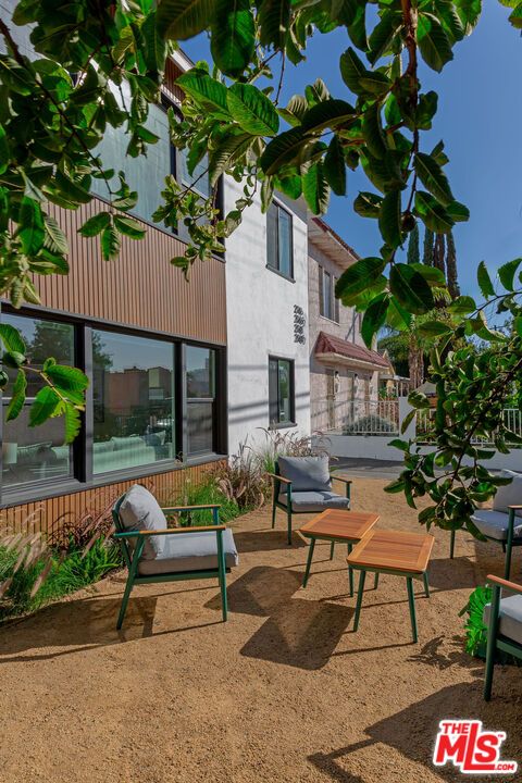 2046 1/2 Burnside Avenue Los Angeles, CA 90016 - Photo 2 of 38