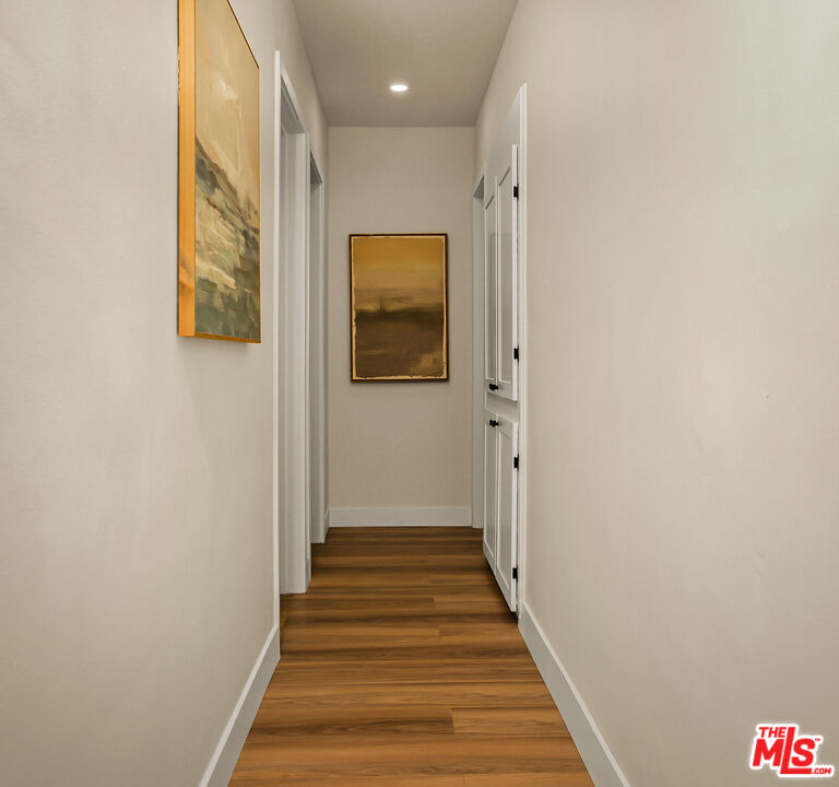 2046 1/2 Burnside Avenue Los Angeles, CA 90016 - Photo 31 of 38