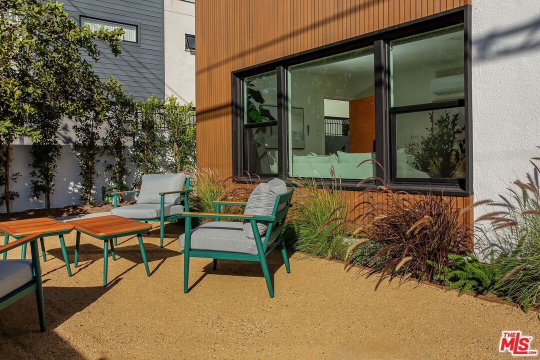 2046 1/2 Burnside Avenue Los Angeles, CA 90016 - Photo 6 of 38