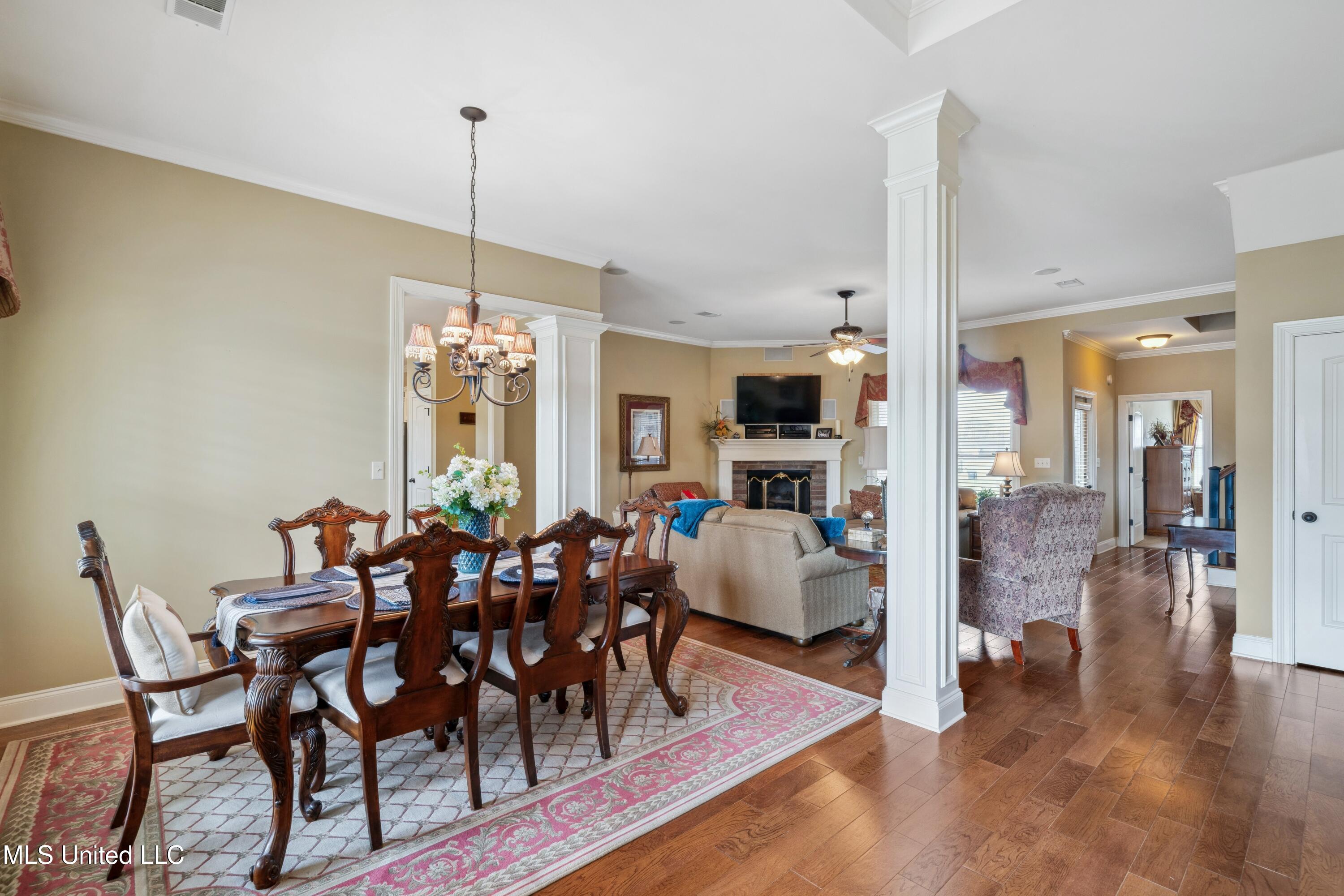 3922 Huntingdon Ln-3