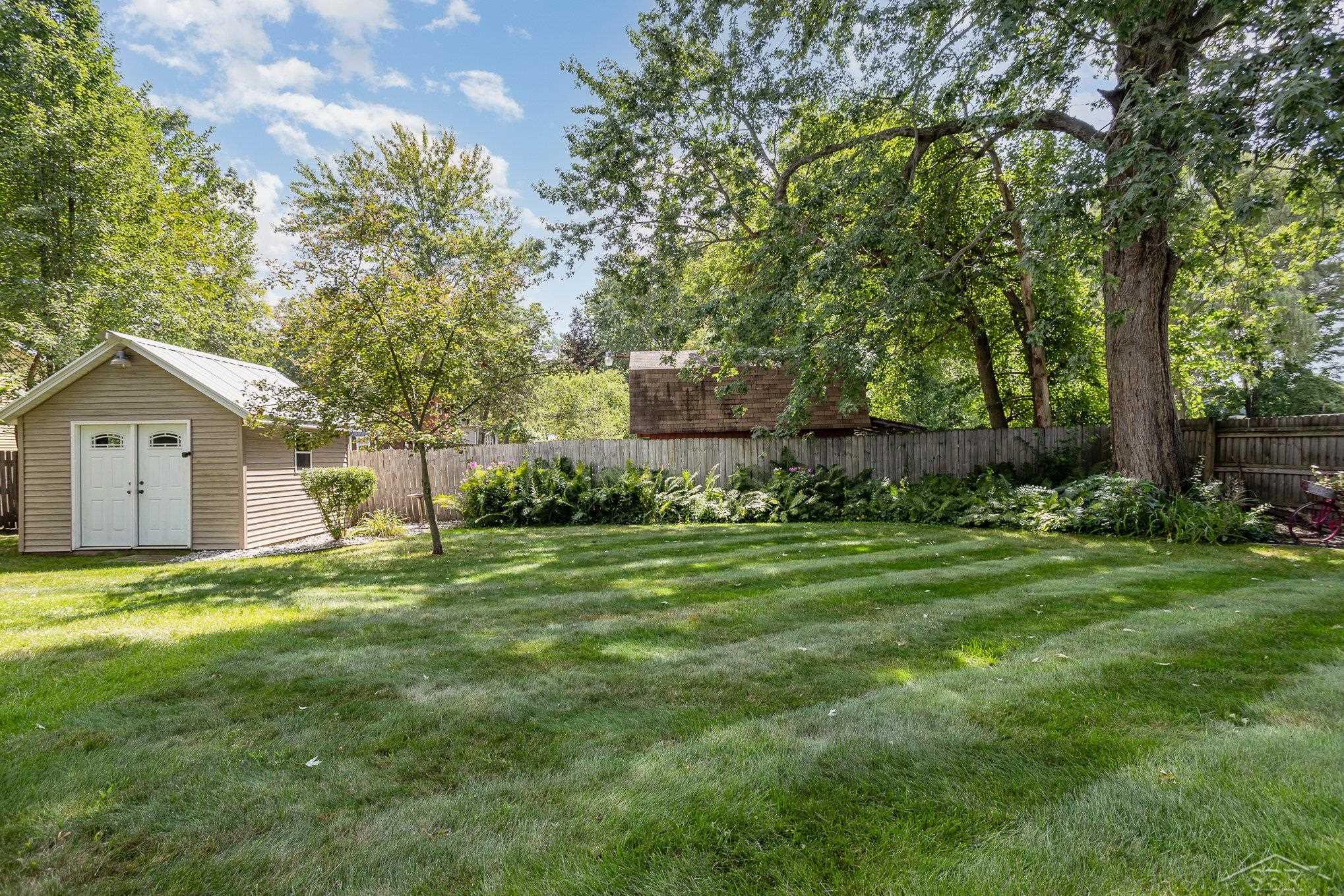 8243 Geddes Road Saginaw, MI 48609 - Photo 4 of 29 50153044-67f449c0-1eaf-4531-9db3-b9f3ae48b65e.JPG