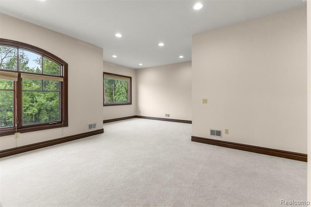 18585 Sheldon Road Northville, MI 48168 - Photo 46 of 98