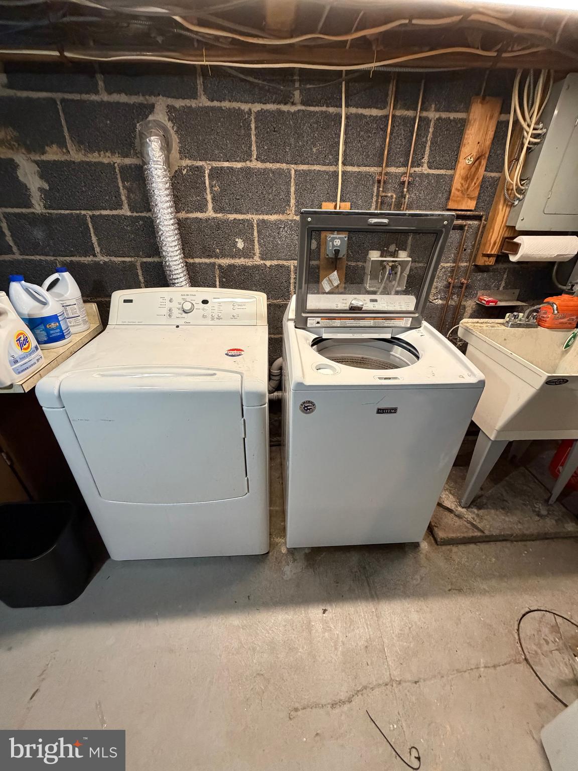 702 Newport Road Bristol, PA 19007 - Photo 11 of 32