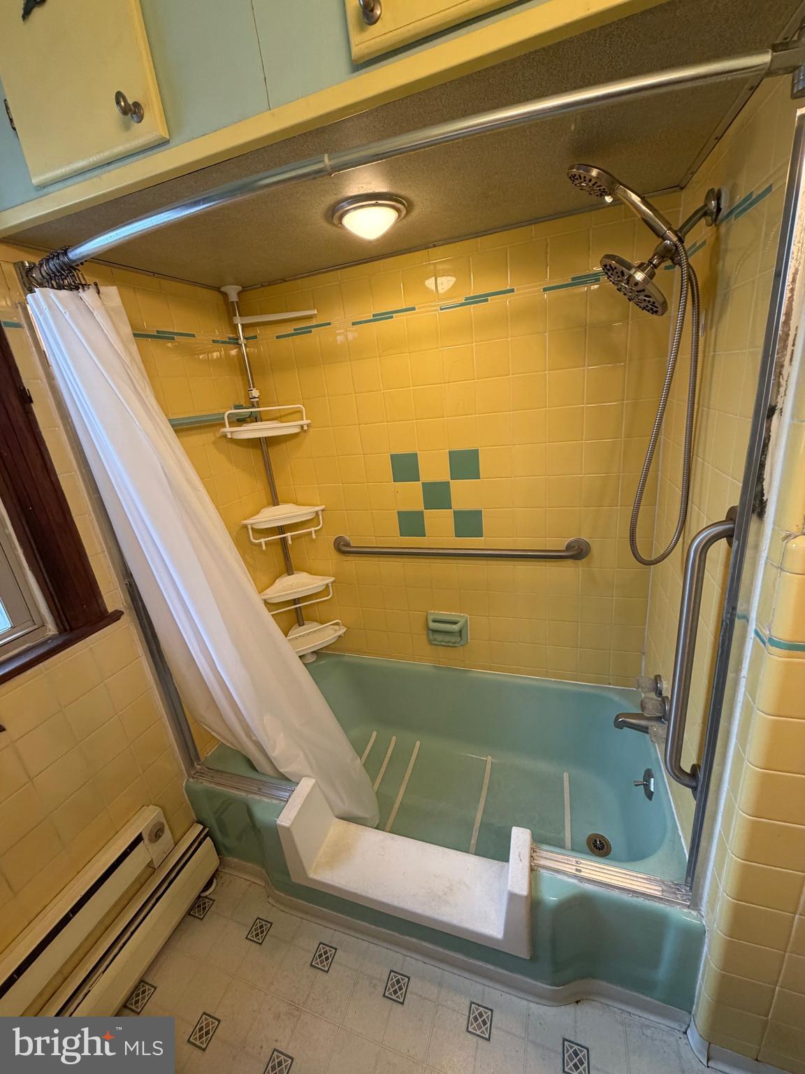 702 Newport Road Bristol, PA 19007 - Photo 30 of 32