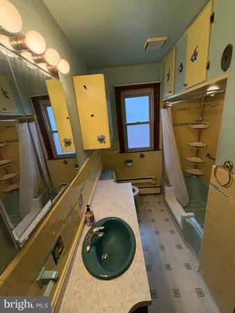 $2,700 | 702 Newport Road, Bristol, PA 19007