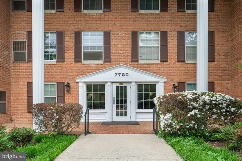 $559,900 | 7720 Tremayne Place, Unit 111, McLean, VA 22102