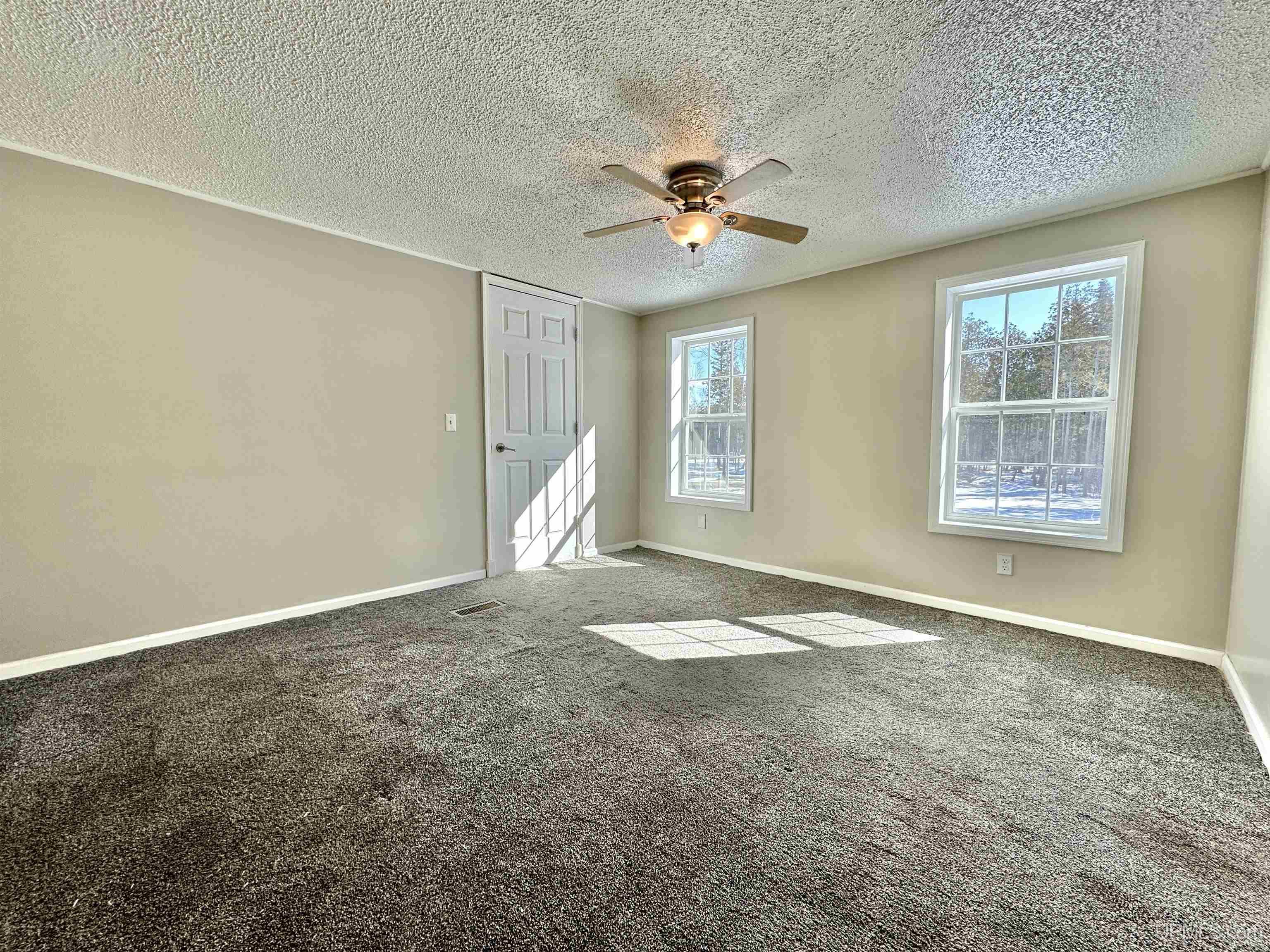 5042 12th Road Escanaba, MI 49829 - Photo 8 of 38