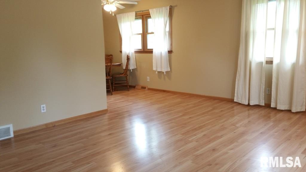 2129 Wynnewood Road Bettendorf, IA 52722 - Photo 11 of 14 Gallery Image 11