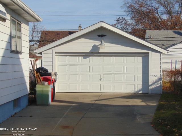 25820 Hayes Road Roseville, MI 48066 - Photo 4 of 20 50028542-3.JPG